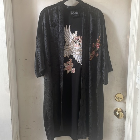 Gypsy Hearts Crushed Velvet Embroidered Asian Inspired Floral Birds Kimono Robe - Picture 3 of 8